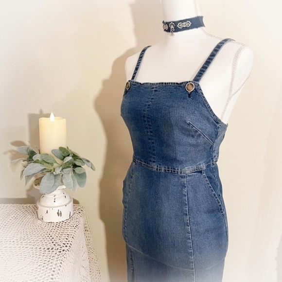 Guess Dark Denim Midi Dress with Straps and Side Slit - Picture 5 of 13